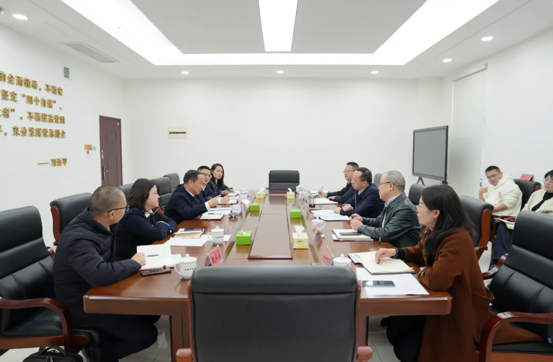 湖南聯(lián)通黨委書記、總經(jīng)理周智到省地質(zhì)院對接交流